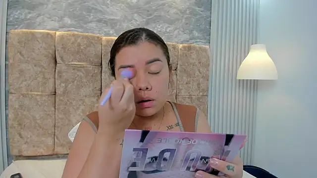 leilapons online show from November 6, 6:20 pm