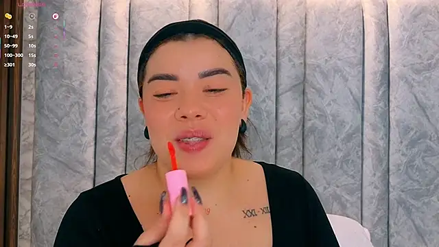 leilapons online show from February 23, 6:05 pm