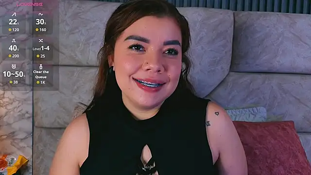 leilapons online show from June 17, 6:42 pm