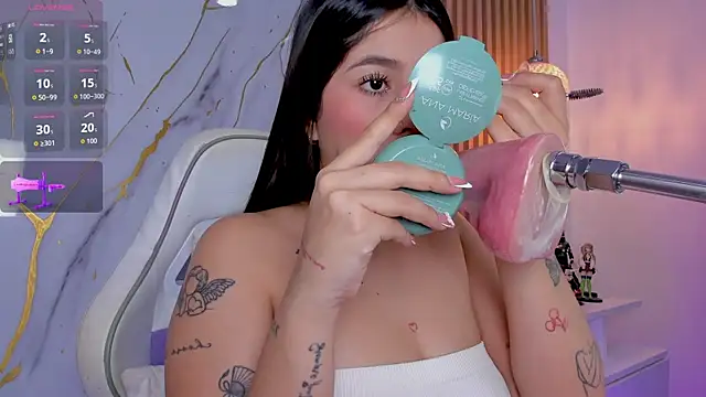 alissaowens  online show from May 25, 10:54 am