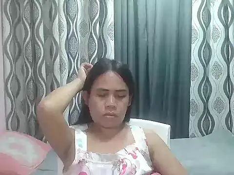 Snapshot of exoticpinay_dolly chatting on May 16, 12:40 am exoticpinay dolly online show from May 16, 12:40 am