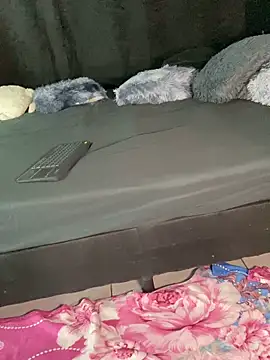 EVAH LEE  online show from March 12, 1:01 am