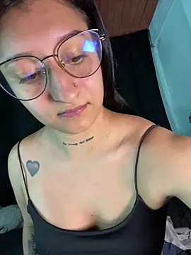 Snapshot of EVAH_LEE_ chatting on June 6, 3:55 am EVAH LEE online show from June 6, 3:55 am