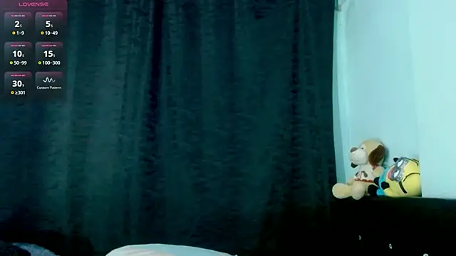 Snapshot of EVAH_LEE_ chatting on June 7, 3:43 am EVAH LEE online show from June 7, 3:43 am