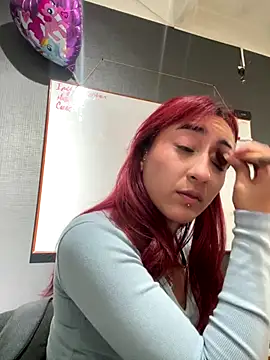 Snapshot of JuliethaDemon_ chatting on October 22, 1:22 pm JuliethaDemon online show from October 22, 1:22 pm