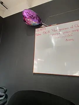 Snapshot of JuliethaDemon_ chatting on November 28, 12:52 pm JuliethaDemon online show from November 28, 12:52 pm