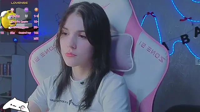 Snapshot of Sophie_SkyAngel chatting on January 8, 2:19 pm Sophie SkyAngel online show from January 8, 2:19 pm