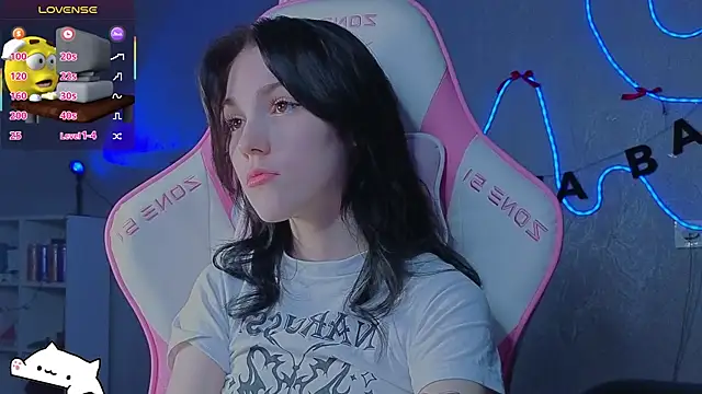 Snapshot of Sophie_SkyAngel chatting on January 9, 2:31 pm Sophie SkyAngel online show from January 9, 2:31 pm