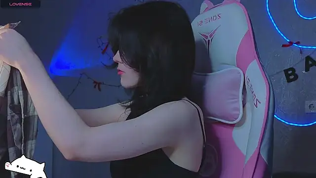 Snapshot of Sophie_SkyAngel chatting on January 11, 4:28 am Sophie SkyAngel online show from January 11, 4:28 am