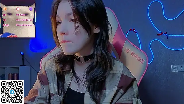 Snapshot of Sophie_SkyAngel chatting on February 1, 7:34 pm Sophie SkyAngel online show from February 1, 7:34 pm