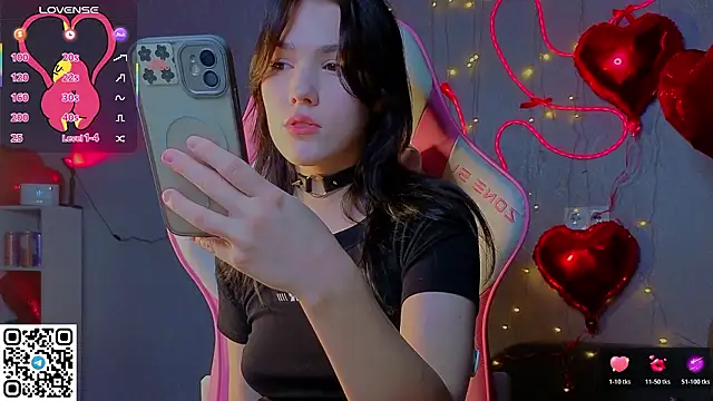 Snapshot of Sophie_SkyAngel chatting on February 11, 7:02 am Sophie SkyAngel online show from February 11, 7:02 am