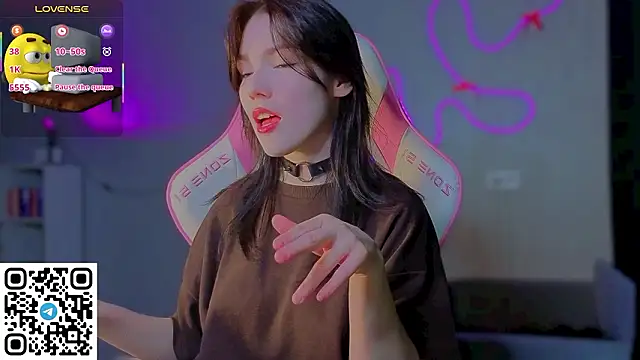 Snapshot of Sophie_SkyAngel chatting on February 27, 8:20 pm Sophie SkyAngel online show from February 27, 8:20 pm