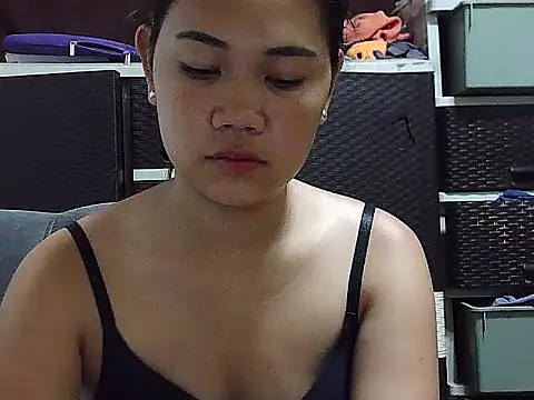 Snapshot of SexypilipinaLady22 chatting on March 27, 10:37 am SexypilipinaLady22 online show from March 27, 10:37 am