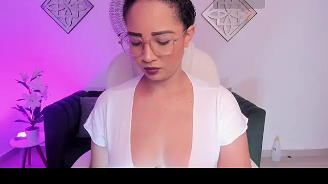 Sharon breezee online show from October 17, 3:53 am