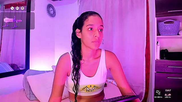 Snapshot of Amber-Sweett chatting on January 9, 12:13 am Amber-Sweett online show from January 9, 12:13 am