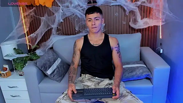 Leo santoro online show from October 18, 1:56 pm