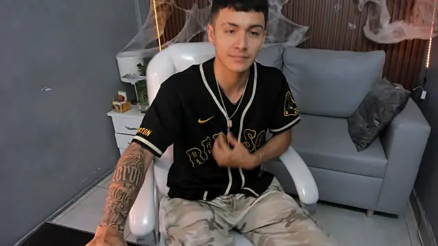 Leo santoro online show from October 25, 2:13 pm