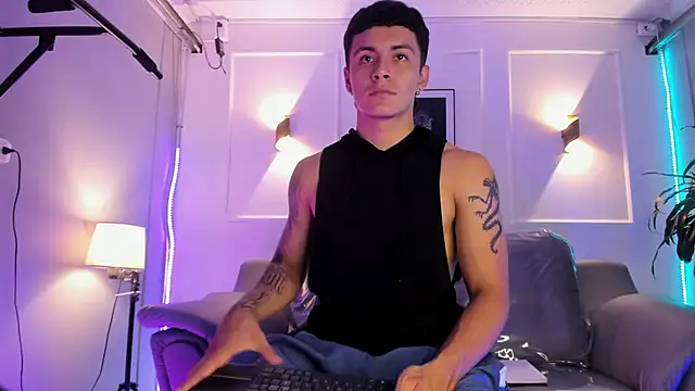 Leo santoro online show from April 27, 1:09 pm
