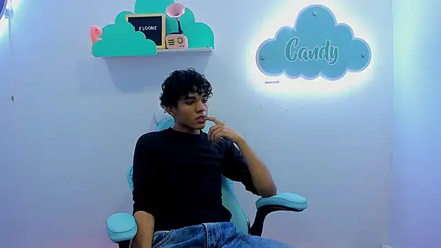 Snapshot of kenny_18 chatting on March 7, 3:14 am kenny 18 online show from March 7, 3:14 am