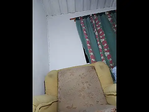 Snapshot of alex-golden chatting on December 3, 2:30 am alex-golden online show from December 3, 2:30 am