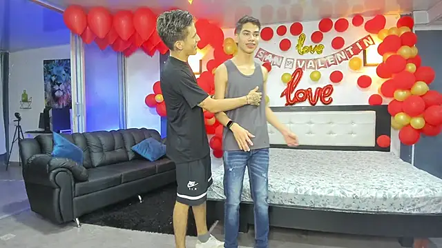 Bisexlifehot   online show from February 15, 11:01 pm