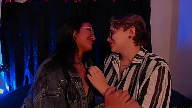 Snapshot of CrazyCakes_ chatting on October 9, 5:49 am CrazyCakes  online show from October 9, 5:49 am