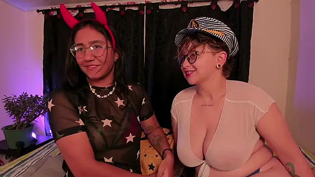 Snapshot of CrazyCakes_ chatting on October 29, 3:42 am CrazyCakes  online show from October 29, 3:42 am