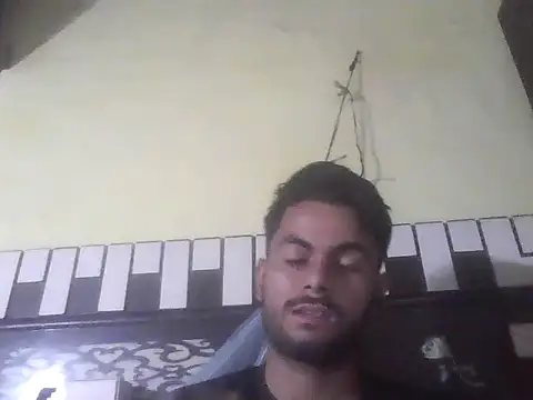 Snapshot of ursdreamperson chatting on October 30, 2:24 am ursdreamperson online show from October 30, 2:24 am