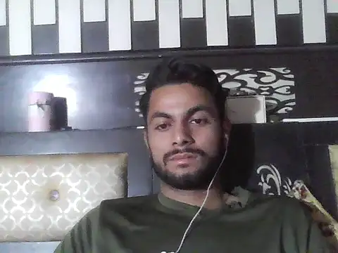 Snapshot of ursdreamperson chatting on November 15, 4:43 am ursdreamperson online show from November 15, 4:43 am