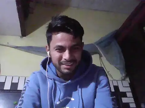 Snapshot of ursdreamperson chatting on December 4, 2:10 am ursdreamperson online show from December 4, 2:10 am