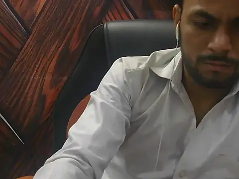 Snapshot of ursdreamperson chatting on June 4, 2:39 am ursdreamperson online show from June 4, 2:39 am