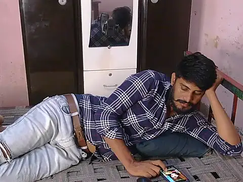 krishjaat43 online show from June 12, 5:28 am