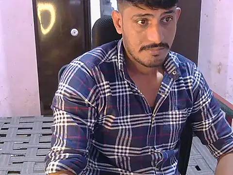 Snapshot of krishjaat43 chatting on June 21, 6:32 pm krishjaat43 online show from June 21, 6:32 pm