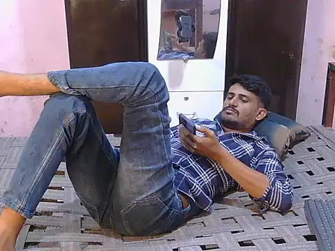 Snapshot of krishjaat43 chatting on June 24, 6:01 am krishjaat43 online show from June 24, 6:01 am