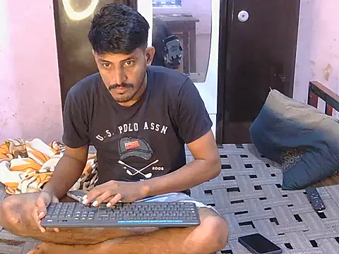 Snapshot of krishjaat43 chatting on June 25, 5:56 am krishjaat43 online show from June 25, 5:56 am