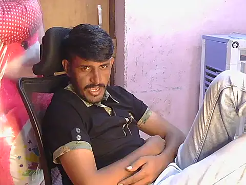 Snapshot of krishjaat43 chatting on June 29, 1:11 pm krishjaat43 online show from June 29, 1:11 pm
