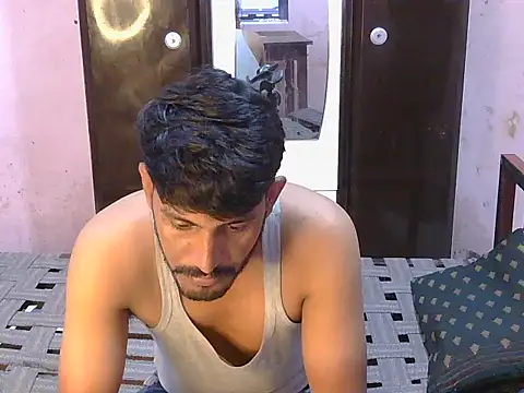 Snapshot of krishjaat43 chatting on July 7, 3:09 am krishjaat43 online show from July 7, 3:09 am