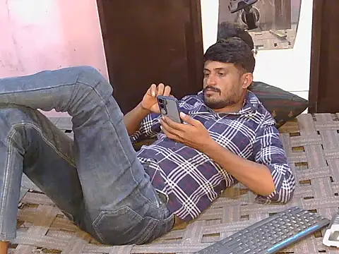 Snapshot of krishjaat43 chatting on July 13, 7:44 am krishjaat43 online show from July 13, 7:44 am