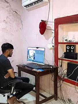 Snapshot of krishjaat43 chatting on July 14, 1:06 pm krishjaat43 online show from July 14, 1:06 pm