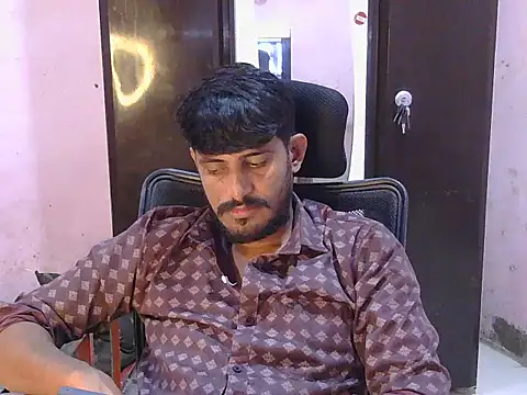 Snapshot of krishjaat43 chatting on July 26, 7:59 am krishjaat43 online show from July 26, 7:59 am