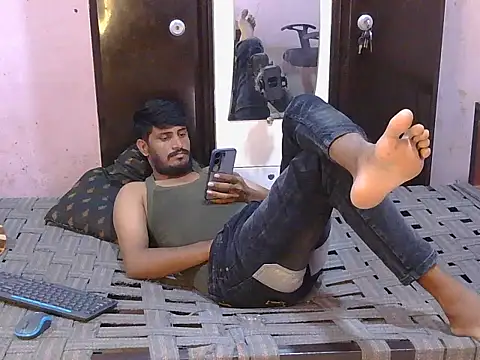 Snapshot of krishjaat43 chatting on August 1, 12:10 am krishjaat43 online show from August 1, 12:10 am