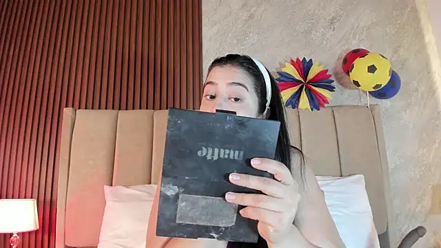 Snapshot of _Cris_Spicy_ chatting on June 24, 7:57 pm Cris Spicy online show from June 24, 7:57 pm
