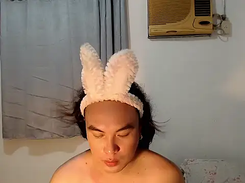 asianayumi online show from February 11, 5:07 pm