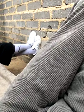 Snapshot of cuminsidebby chatting on October 18, 8:15 am cuminsidebby online show from October 18, 8:15 am