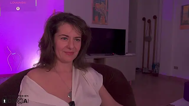 Snapshot of Witch_in_Silk chatting on November 19, 4:07 pm Witch in Silk online show from November 19, 4:07 pm