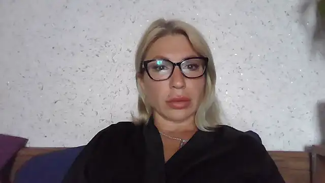 Snapshot of fox_red_lady7 chatting on May 31, 8:43 am fox red lady7 online show from May 31, 8:43 am