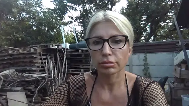 Snapshot of fox_red_lady7 chatting on July 3, 2:12 pm fox red lady7 online show from July 3, 2:12 pm