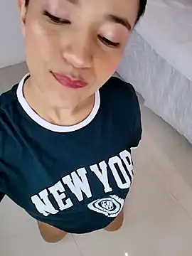 LUNAA    online show from October 10, 3:38 am