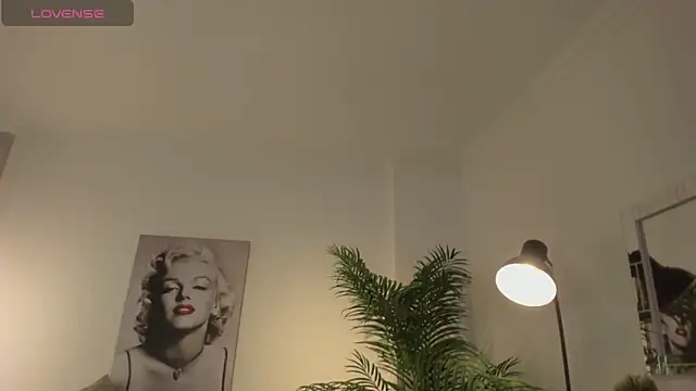 LUNAA    online show from November 13, 3:38 am