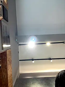 sonwmelt1 online show from September 21, 6:37 am